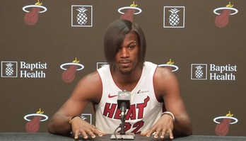 Astro da NBA surpreende e adota visual 'emo', com cabelo liso e franja (Divulgação Miami Heat)