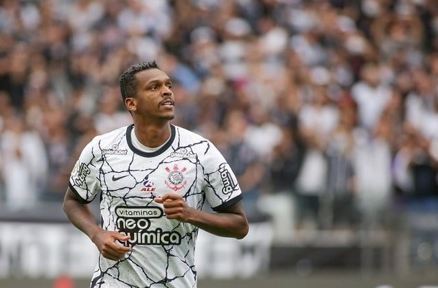 Jô (atacante) - 18 Dérbis pelo Corinthians - 10 vitórias, quatro empates e quatro derrotas