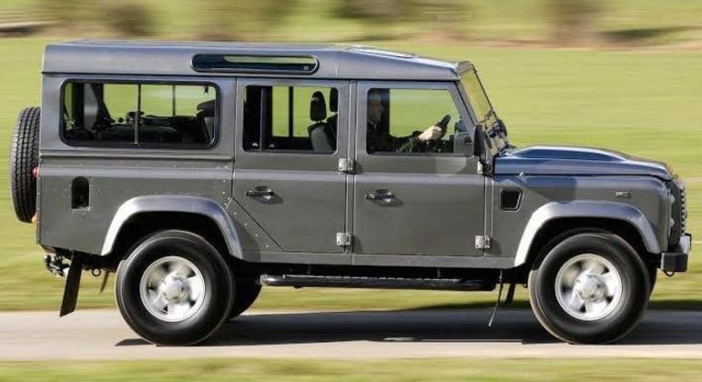 A Defender 130 chegou a ser seu carro de uso durante vários anos