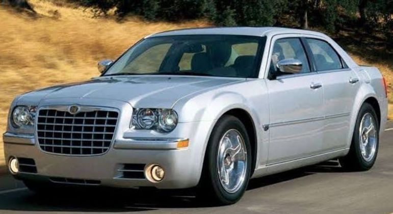 Chrysler 300C, um dos grandes americanos, também esteve na garagem de Jô Soares