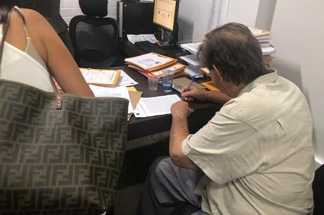 João de Deus assinando o depoimento