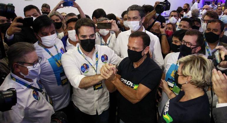 Os governadores Eduardo Leite (Rio Grande do Sul) e João Doria (São Paulo)