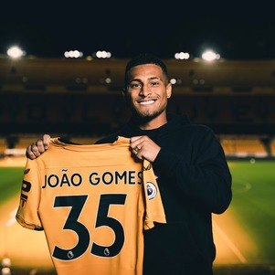 João Gomes vestirá a camisa 35 do Wolverhampton, da Inglaterra