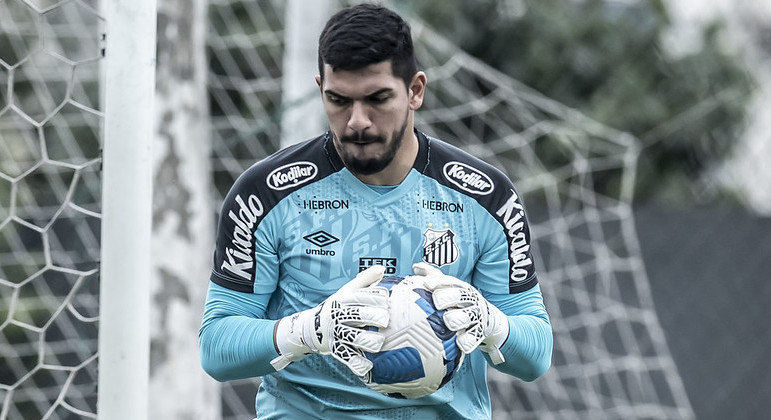 João Paulo em mais um treino preparatório do Alvinegro Praiano realizado no CT Rei Pelé