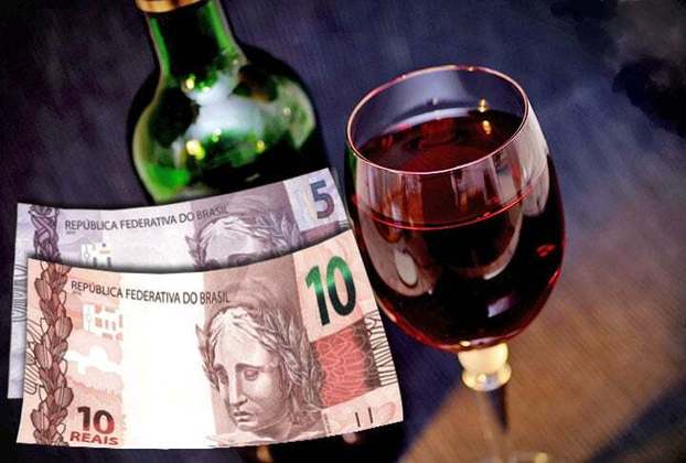 João Pedro ainda acrescentou um vinho na compra, totalizando os R$100. 
