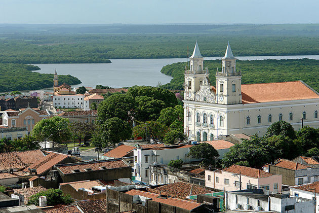 João Pessoa- Quem nasce na capital da Paraíba é Pessoense. A cidade, fundada em 05/08/1585, tem cerca de 833 mil habitantes.