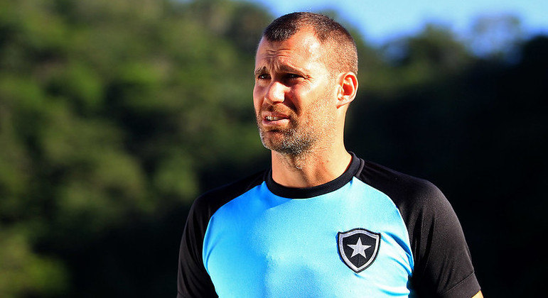 Joel Carli voltou a ser titular e mostrou toda sua importância para o Botafogo