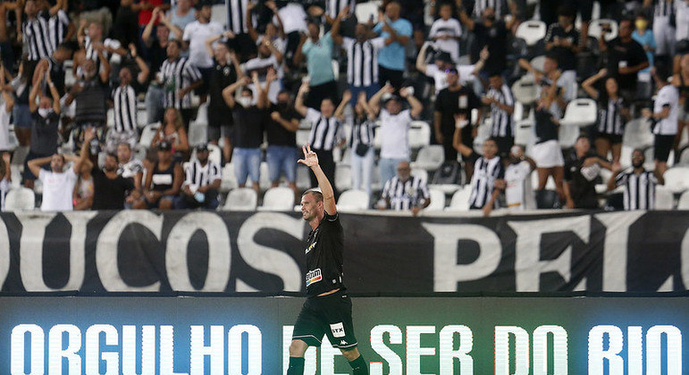 Carli marcou o gol da virada do Botafogo sobre o Madureira