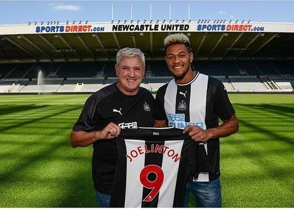 Nos Magpies, Joelinton chegou sob enorme expectativa. O brasileiro recebeu a camisa 9 da lenda Alan Shearer, um dos maiores goleadores do futebol inglês. No entanto, o atleta demorou a engrenar na equipe, até que o técnico Eddie Howie chegou ao St. James' Park