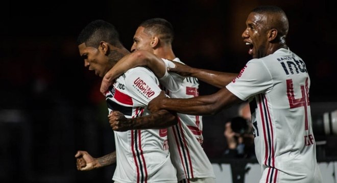 Jogador mais caro: Cazares - 6 milhões de euros (R$ 25,25 milhões)