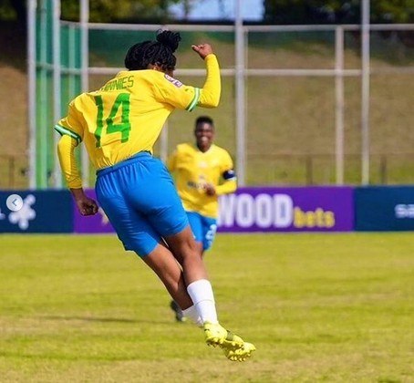 Os fãs chegaram até a sugerir um teste de paternidade. Pela idade do craque, não parece impossível... Ele tem 43 anos e com 21 já estava rodando o mundo com o PSG