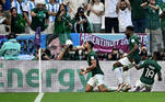 Jogadores da Arábia Saudita comemoram gol de empate contra a Argentina na estreia das duas seleções na Copa do Mundo