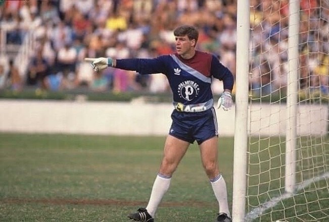 O goleiro é um dos ídolos do São Paulo, e lembrado pelo torcedor por ter participado da fase mais vitoriosa da história do Tricolor, durante o comando de Telê Santana. Esteve com a camisa do São Paulo entre 1990 e 1997. Porém, o jogador se profissionalizou no Palmeiras, em 1986, e jogou no clube alviverde até 1989, quando se transferiu para o Tricolor Paulista