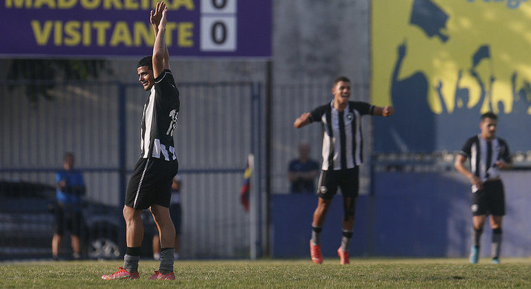 Jogadores do Botafogo celebram o título da Copa Rio/OPG Sub-20