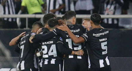 Botafogo pode assumir a liderança do grupo A se vencer