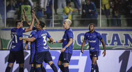 Terceira camisa do Emelec 2023 é revelada pela Adidas