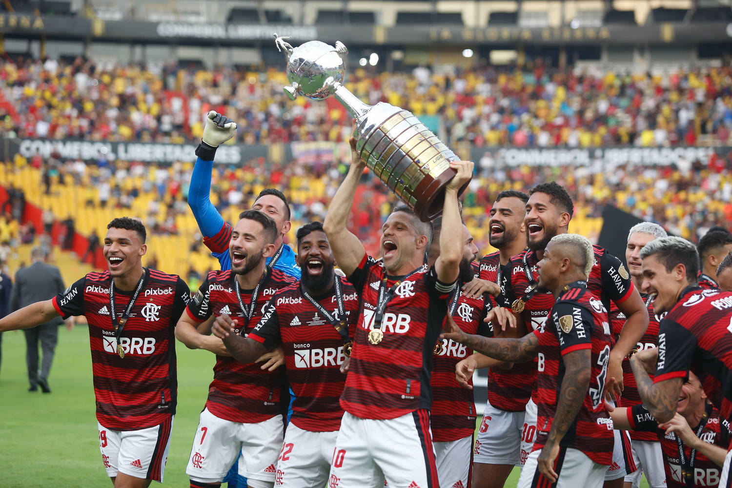 Mundial, manutenções e contratações: o 2023 do Flamengo - Esportes - R7  Futebol