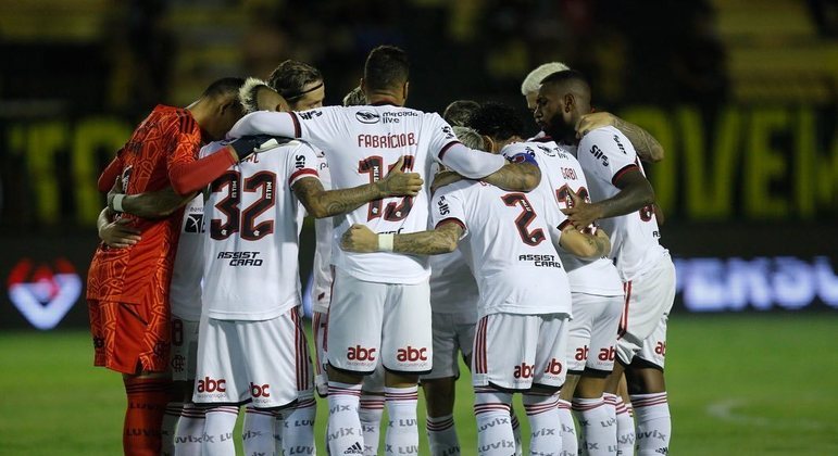 Jogadores do Flamengo antes de partida pelo Campeonato Carioca