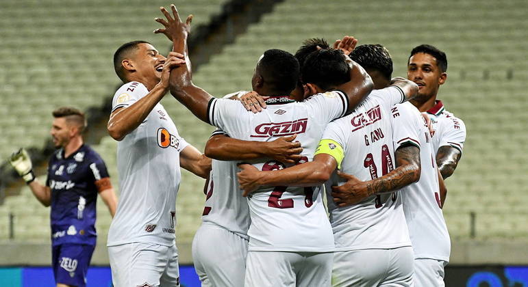 Jogadores do Fluminense comemoram gol diante do Ceará