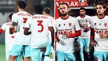 Jogadores do Monza homenageiam Pablo Marí, zagueiro esfaqueado em Milão
