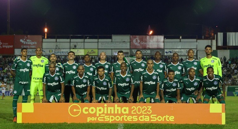 Jogadores do Palmeiras antes de partida pela Copa São Paulo de Futebol Júnior
