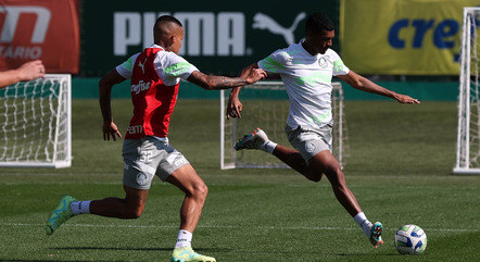 Jogadores do Palmeiras em treino para enfrentar o Athletico