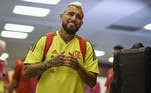 Arturo VidalTime: FlamengoO volante chileno flertou com o rubro-negro por anos, até ser contratado no ano passado. Apesar de deixar o clube com títulos da Libertadores e da Copa do Brasil, Vidal teve poucas chances entre os titulares ao longo dos meses e irritou torcedores com publicações em redes sociais. Deixou o clube no início de julho para acertar com o Athletico Paranaense