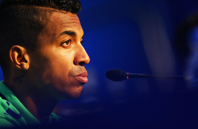 LUIZ GUSTAVO
Apesar dos 36 anos de idade, o ex-volante da seleção brasileira continua em boa forma. Tanto que foi um dos destaques do Al-Nassr na última temporada na Arábia Saudita, com 32 jogos, cinco gols e quatro assistências. Pode atuar como primeiro ou segundo volante, ou como um terceiro meio-campista. Tem no currículo passagens por Bayern de Munique, Wolfsburg, Olympique de Marselha e Fenerbahce