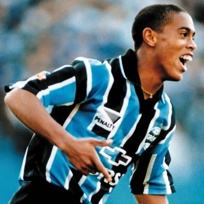 Ronaldinho GaúchoPosição: meiaTime do coração: Grêmio (atuou de 1998 a 2001)Clube atual: aposentado