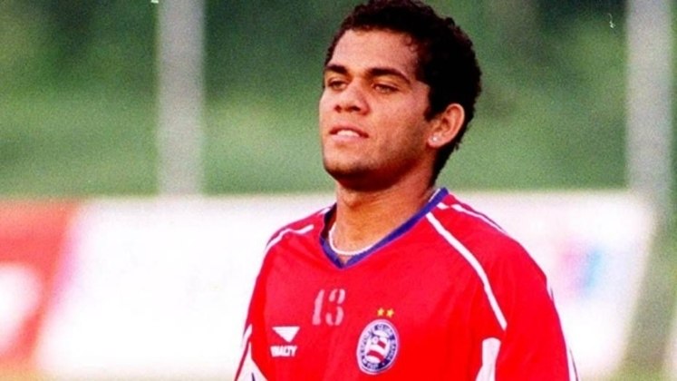 Daniel AlvesNome mais controverso da convocação de Tite, Daniel Alves começou sua supervitoriosa carreira no Bahia, com apenas 18 anos