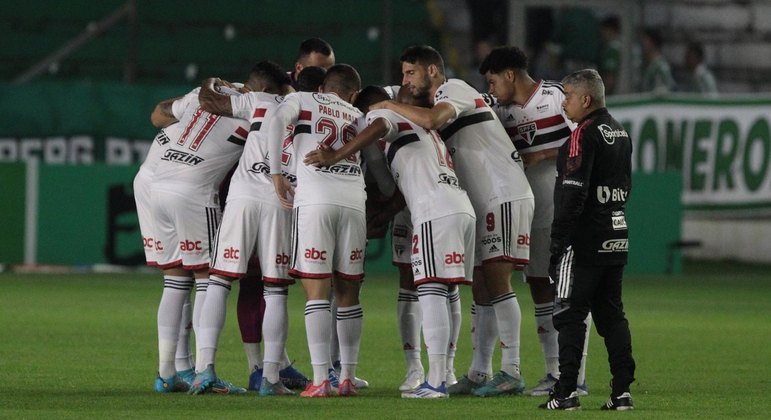 Jogadores do São Paulo em partida pela Copa do Brasil