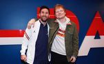 Lionel Messi não escapa também. Aqui, o craque argentino aparece tietando o cantor Ed Sheeran