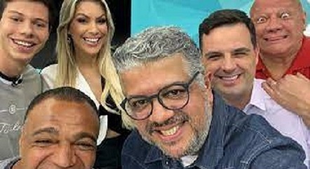 Parte do elenco do "Jogo Aberto" da Band — exemplo de muitos