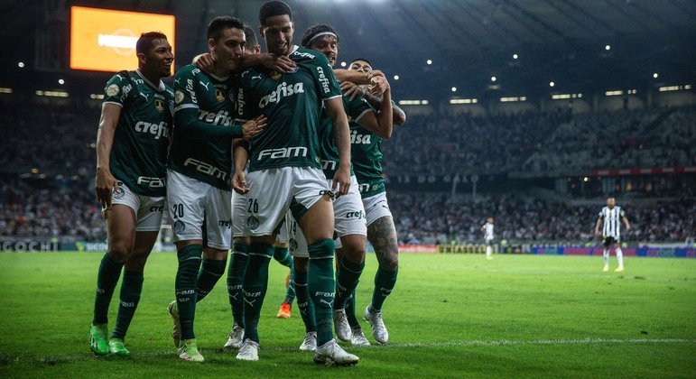 Murilo e os Jogadores Palmeiras comemoram o gol marcado no duelo contra o Atlético-MG