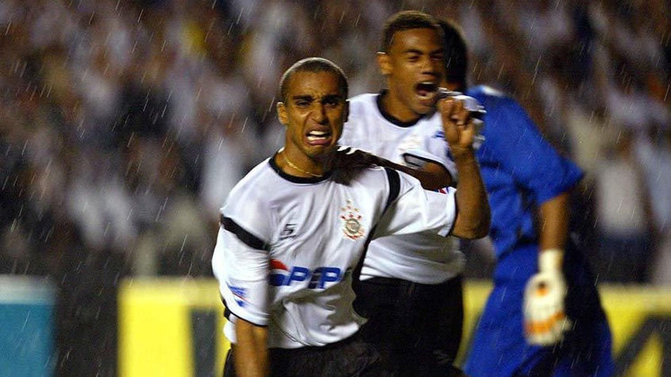 Jogo de ida da final de 2002: Corinthians 2 x 1 Brasiliense - Na volta, as equipes empataram em 1 a 1 e o Corinthians foi campeão.