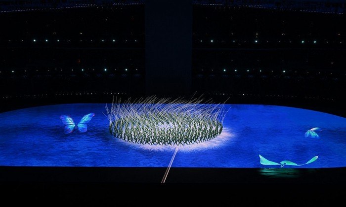 Mais de 2.500 atletas de 91 países competem em modalidades como curling, hóquei, patinação artística, esqui e snowboard