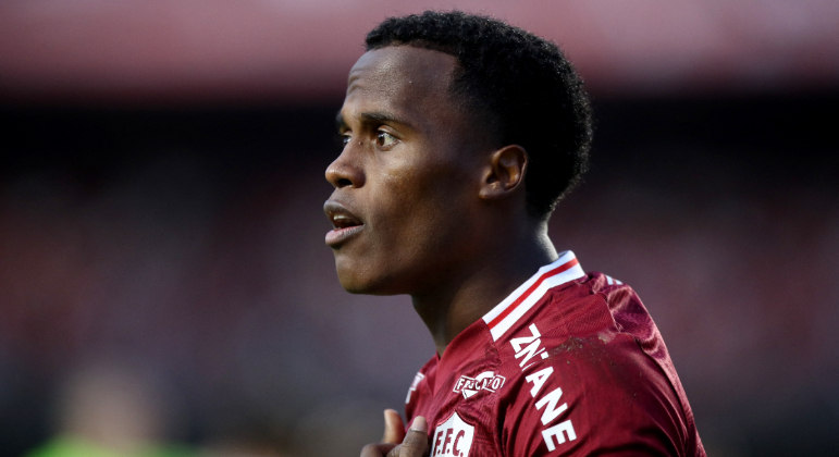 John Arias na partida entre Fluminense e São Paulo no Brasileirão