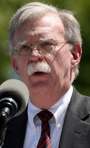 Bolton descreve troca de favores
