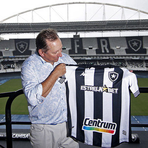 John Textor visitou o estádio Nilton Santos no início do ano