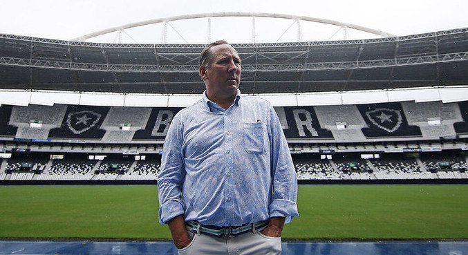 John Textor no Nilton Santos; empresário assumirá 90% do futebol do Botafogo
