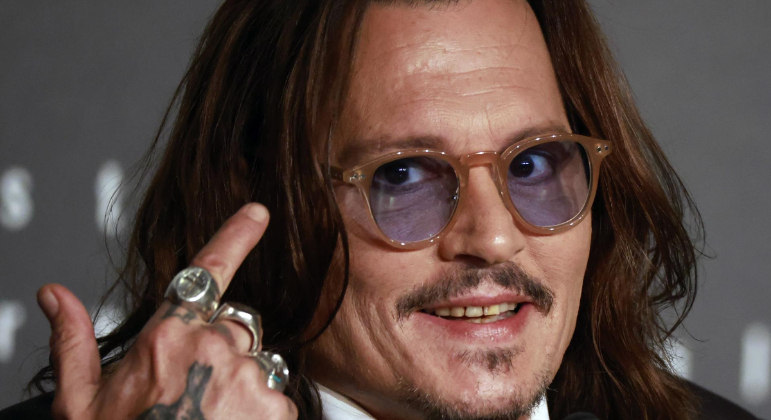 Dentes do ator Johnny Depp viraram assunto nas redes sociais
