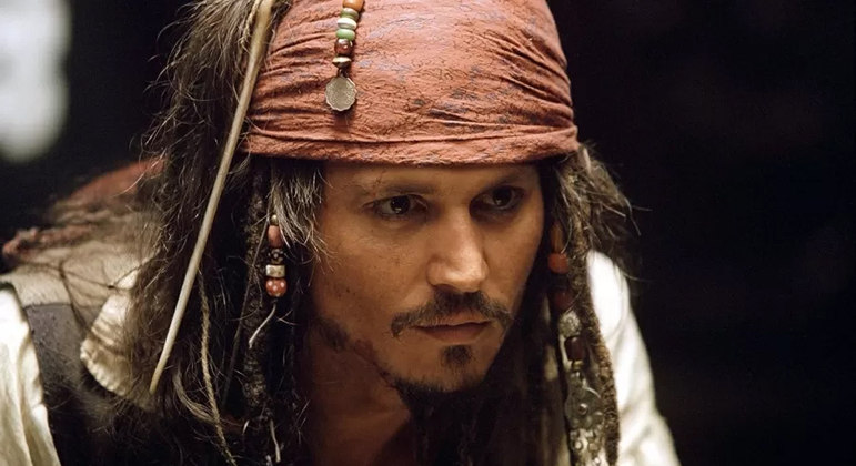 Johnny Depp: Outro nome gigante da indústria cinematográfica é Johnny Depp. O eterno Jack Sparrow foi indicado três vezes ao Oscar, sendo a primeira delas justamente pelo filme “Piratas do Caribe: A Maldição do Pérola Negra”.