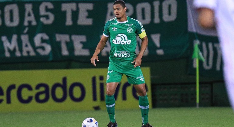Zagueiro Joílson, de 30 anos, estava na Chapecoense há três temporadas