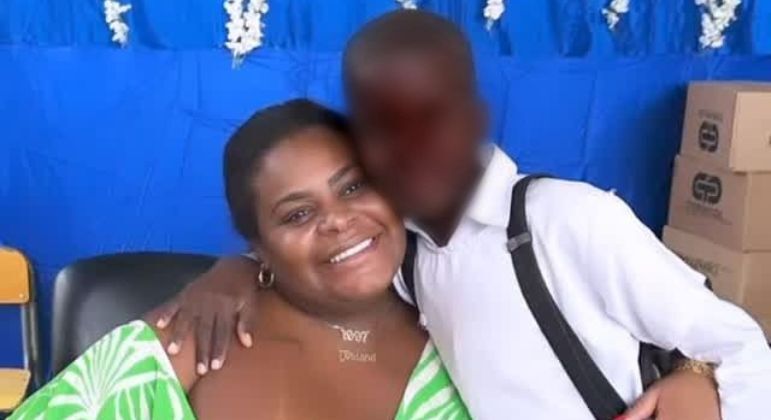 Jojo Todynho quer adotar Fancisco, menino que conheceu durante a viagem por Angola