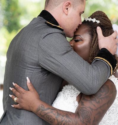 Jojo Todynho e Lucas Souza passaram por um mês intenso. No começo de outubro, o oficial do exército anunciou o fim do casamento com a funkeira pelas redes sociais e saiu de casa. Porém, a separação foi relâmpago e ele voltou para casa menos de um dia depois. Entretanto, o casamento deles realmente chegou ao fim no final do mês. Lucas que anunciou o término e disse que dessa vez a decisão de se separar partiu da cantora. 