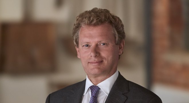 Diante do temor de que não consiga escoar sua produção sequer para retiradas ou delivery, Jonathan Neame afirma: "teremos de jogar nossa cerveja no ralo"