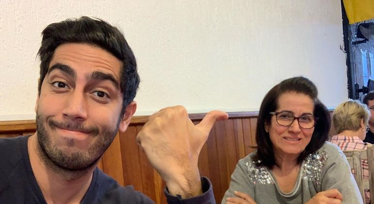Jonathan Nemer revela data de alta da mãe, internada há 6 meses
