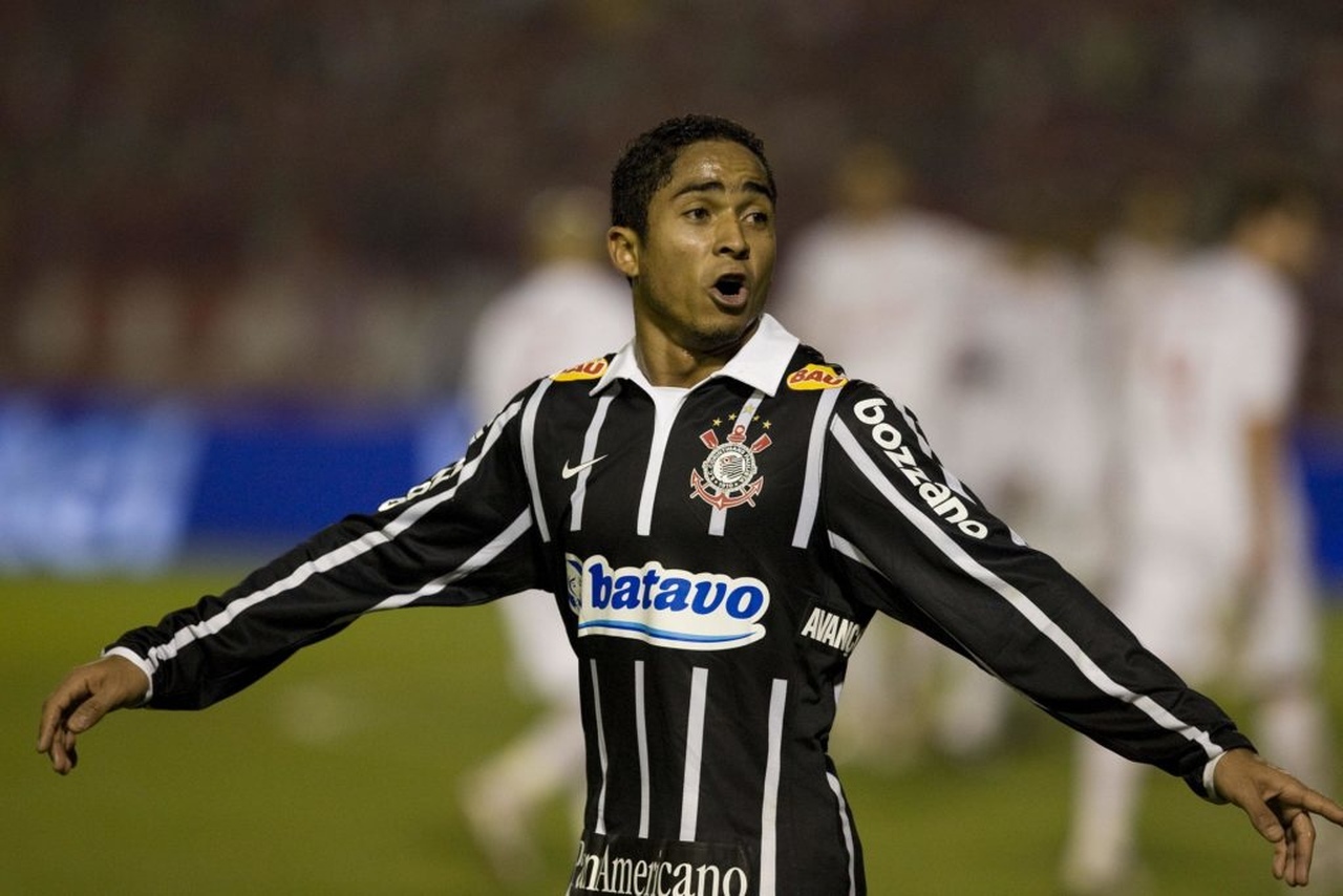 Herói! Cássio brilha e leva Corinthians às quartas de final - Esportes - R7  Futebol