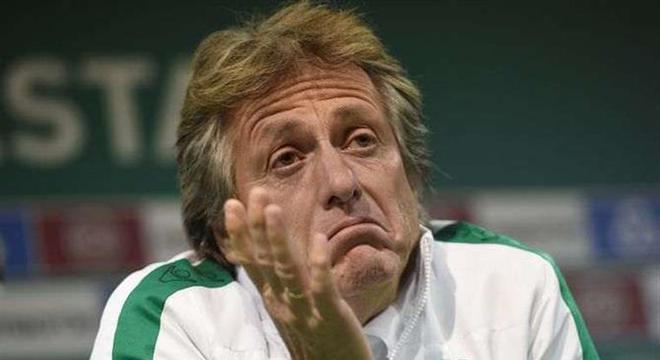 Torcida do Benfica não perdoa Jorge Jesus por ter trabalhado no Sporting. "Judas"