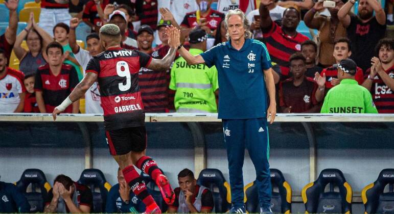 O time é comandado pelo português Jorge Jesus, que fez fama no Brasil ao levar o Flamengo a cinco títulos: Brasileirão,  Libertadores, Recopa Sul-Americana, Supercopa do Brasil e Campeonato Carioca